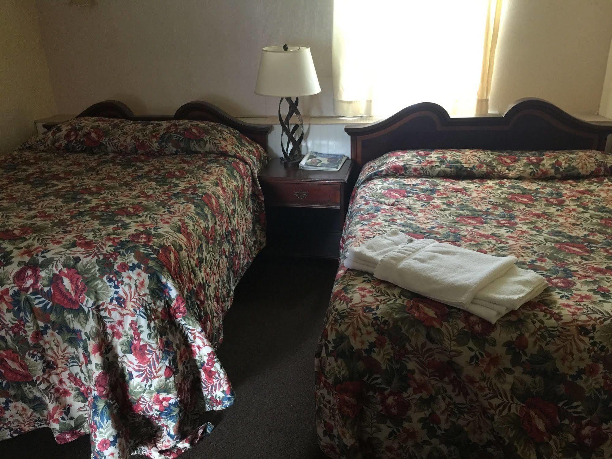 Falls Bed & Breakfast 2*